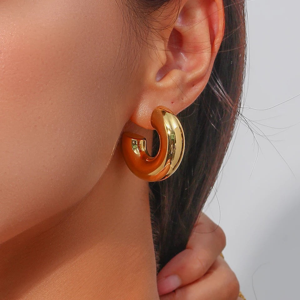 Chunky Hoop Earrings (Gold)