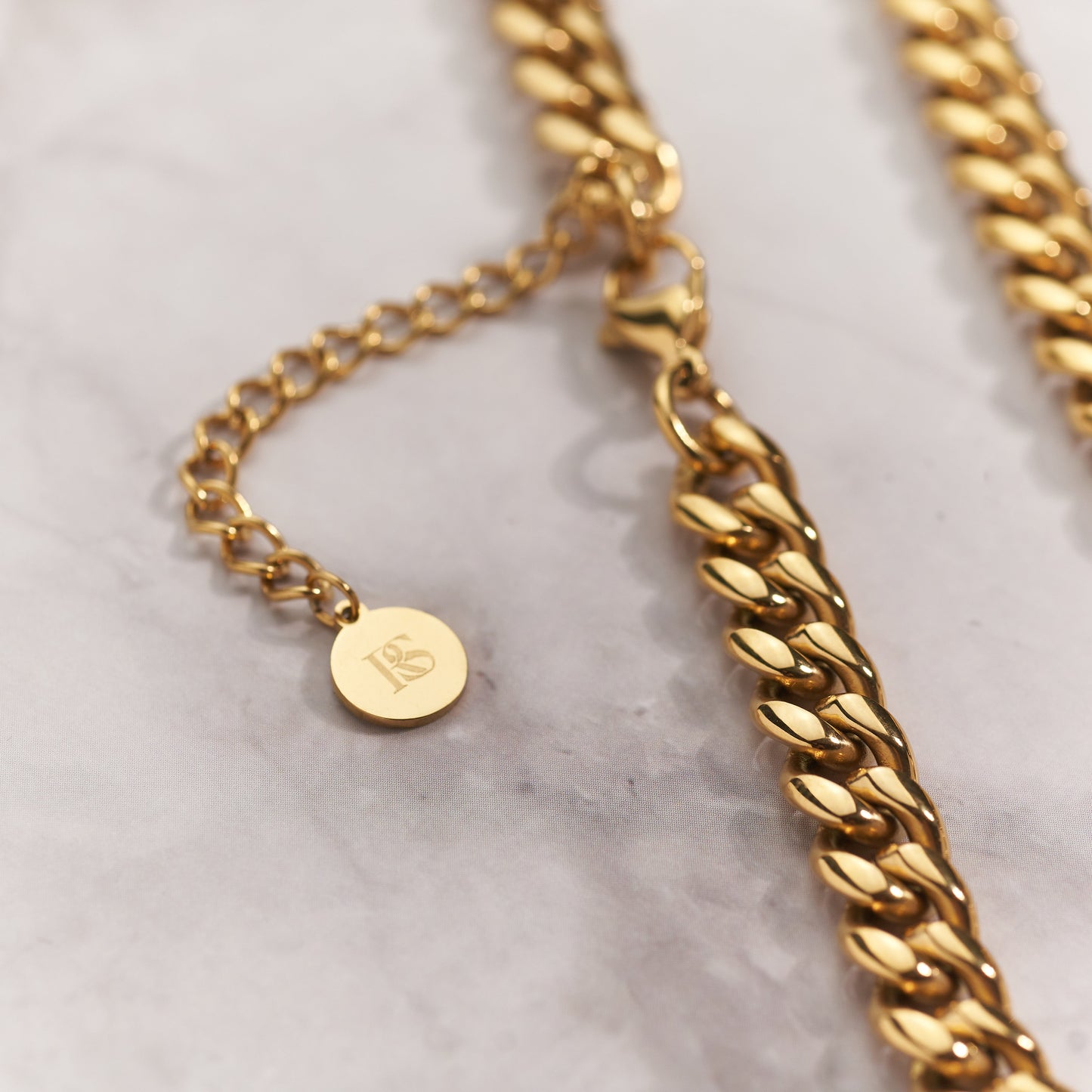 Curb Chain Bracelet (Gold)